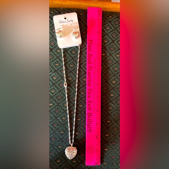 Silver Puff Heart Necklace and Earrings Easter or Mom’s Day gift - Picture 1 of 6